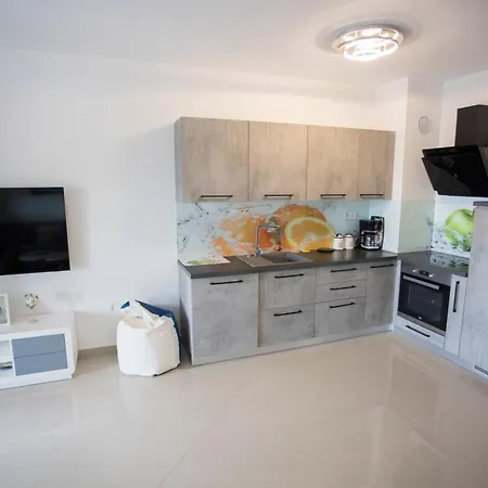 Apartment Mira